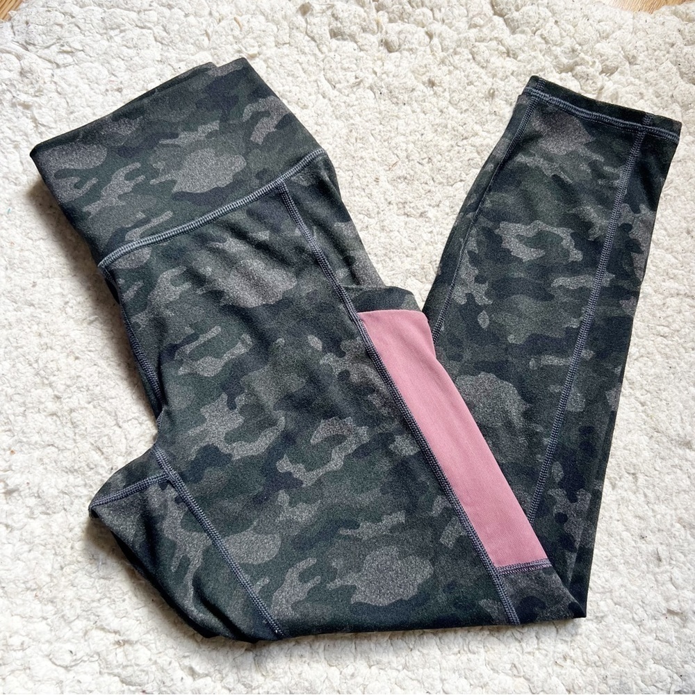 Fabletics Powerhold Blk/gray Camo High Waist Dusty Rose Mesh Side Capri Leggings